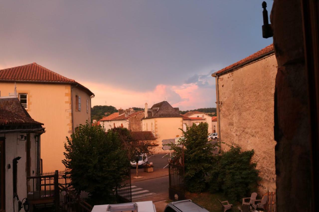 Maison De Maitre I Availles-Limouzine Exteriör bild